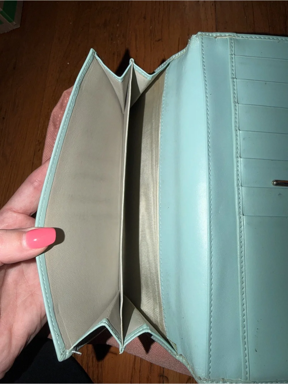 💜low start💜 Gucci Mint Leather Clutch with Gold-Tone Hardware - Picture 3 of 7